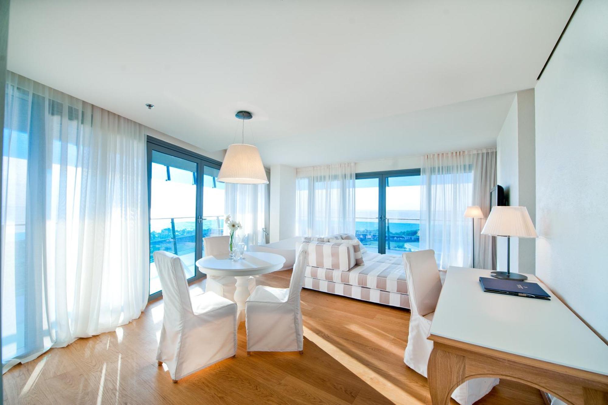 Falkensteiner Hotel & Spa Iadera Petrcane Δωμάτιο φωτογραφία A suite at the hotel
